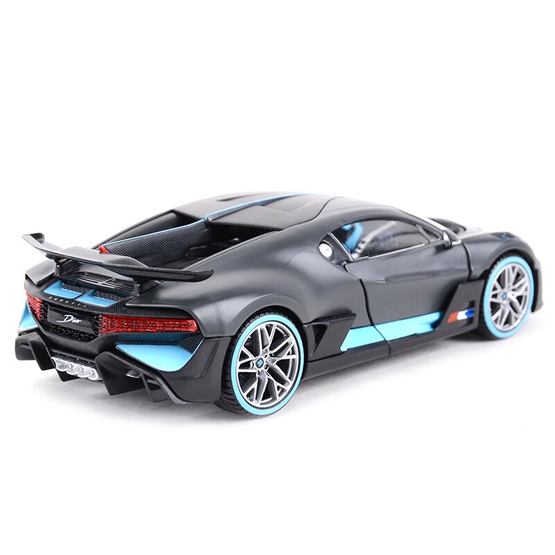 Maisto 1:24 Bugatti Divo Sports Car Static Die Cast Vehicles Collectible Model Car Toys