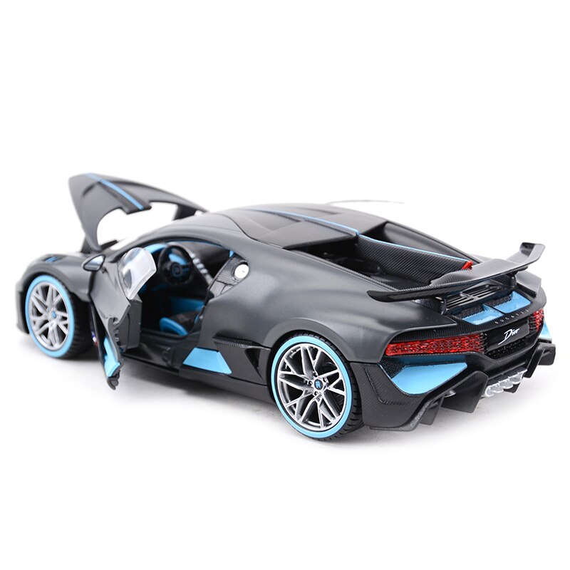 Maisto 1:24 Bugatti Divo Sports Car Static Die Cast Vehicles Collectible Model Car Toys