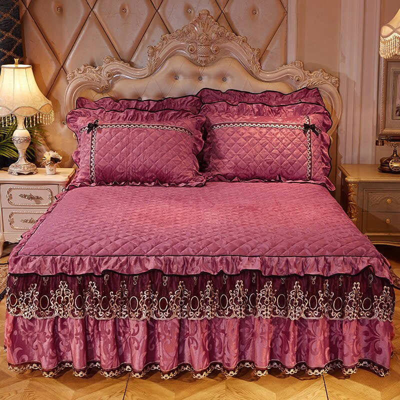 European Luxury Thicken Velvet Plush Quilted Bedspread Queen Size Embossing Bed Skirt Soft Bed Cover Not Including Pillowcase